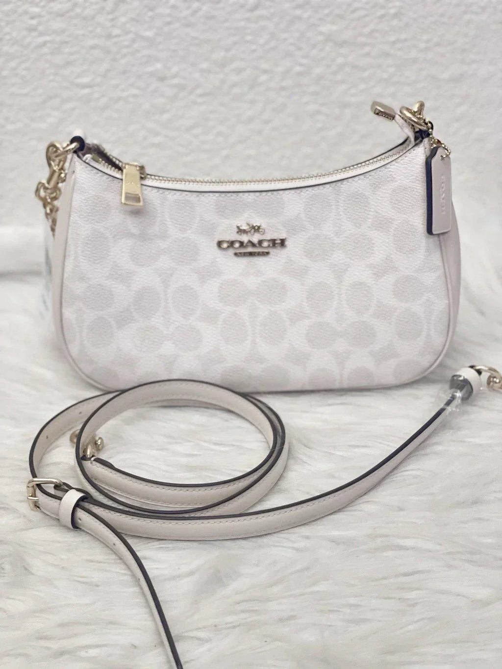 COACH Women’s Teri Shoulder Bag Signature Canvas
