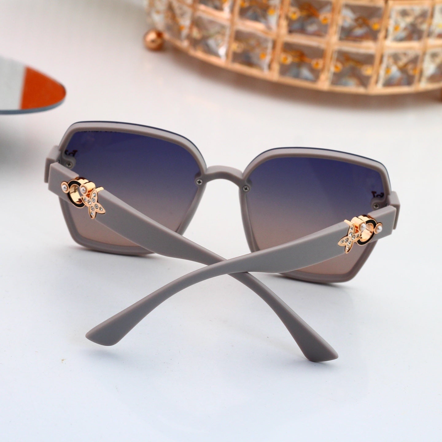 Louis vuitton Oversized Sunglasses with Diamond Flower  0915 Butterfly